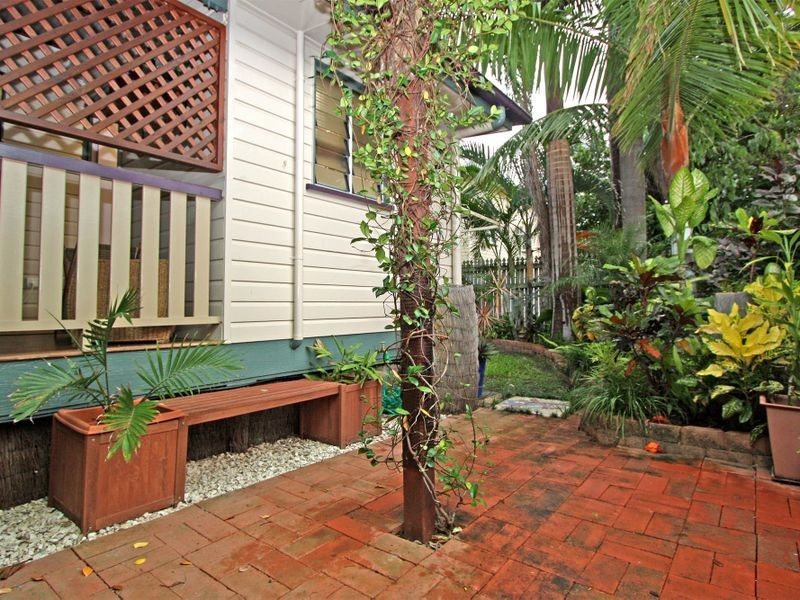 4 Cummins Street, Hyde Park QLD 4812