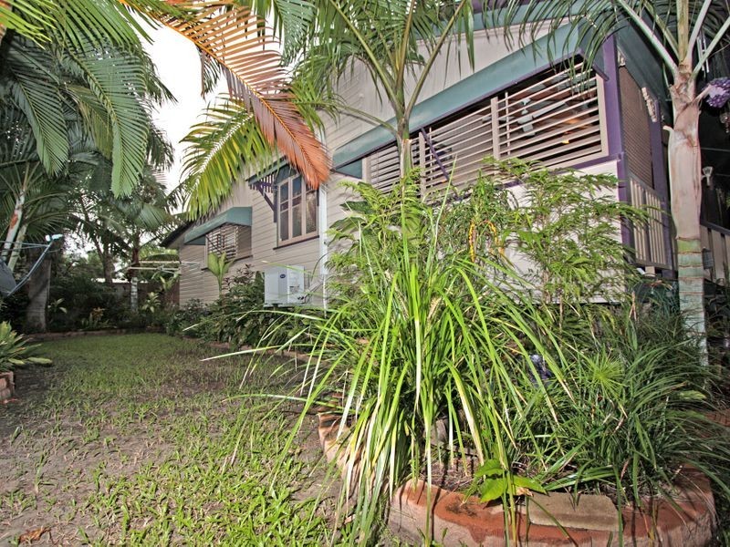 4 Cummins Street, Hyde Park QLD 4812