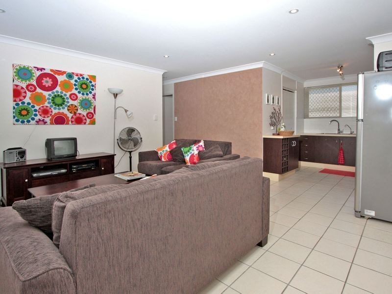 2/2 Howitt Street, North Ward QLD 4810