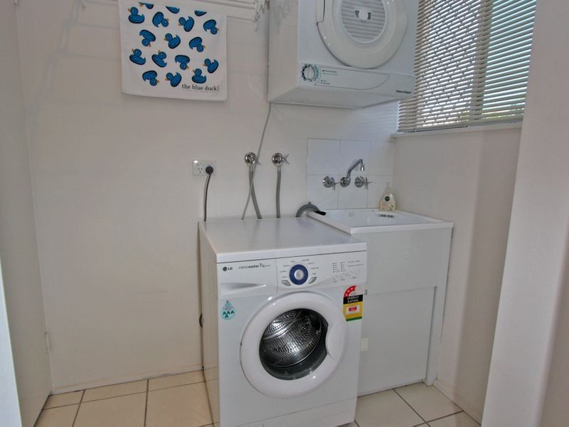 2/2 Howitt Street, North Ward QLD 4810