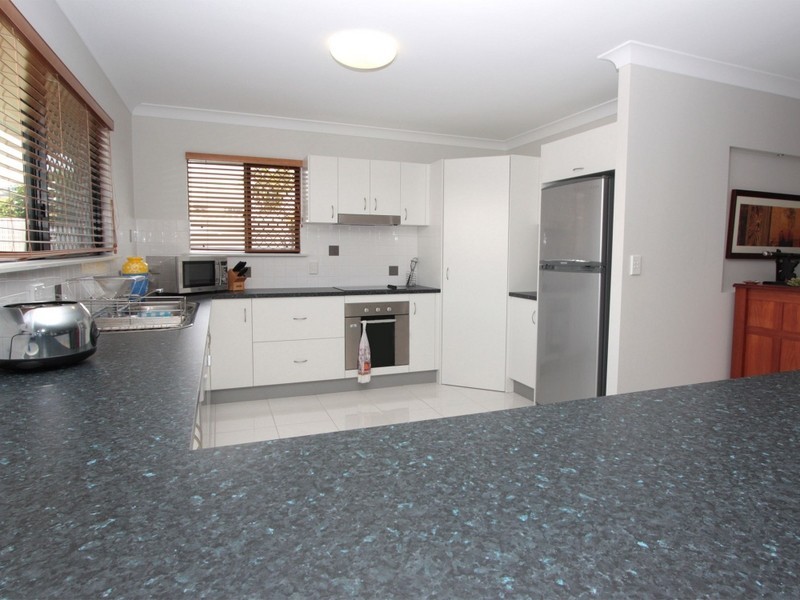 2 Dungurra Place, Bushland Beach QLD 4818