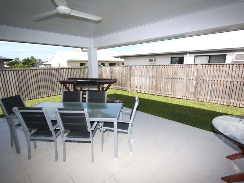 2 Dungurra Place, Bushland Beach QLD 4818