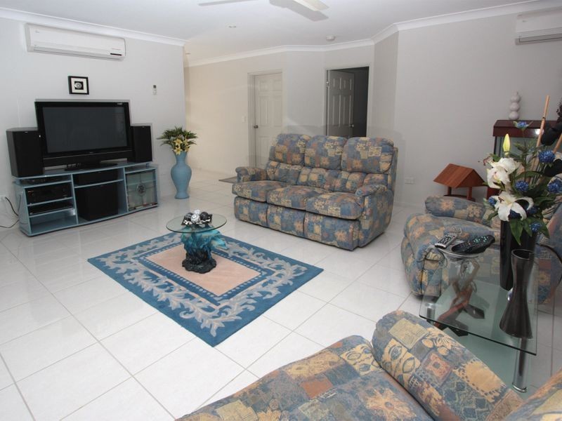 2 Dungurra Place, Bushland Beach QLD 4818