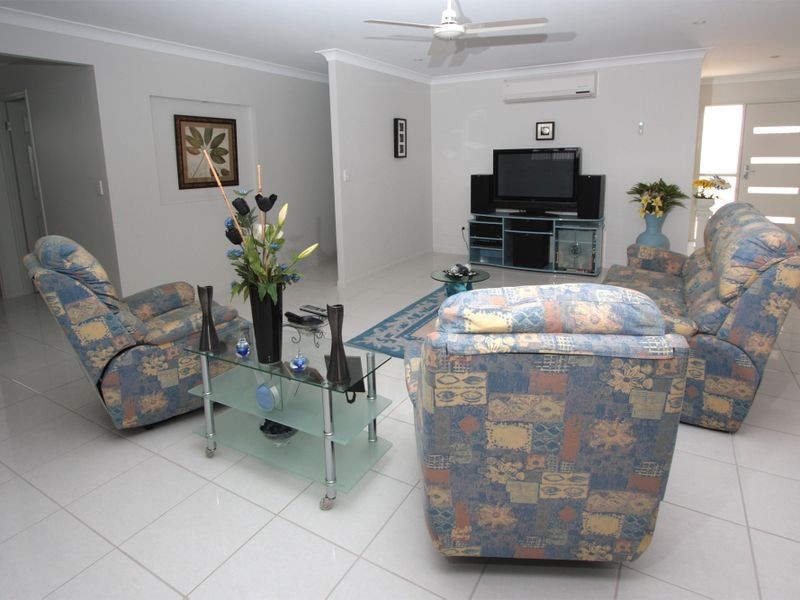 2 Dungurra Place, Bushland Beach QLD 4818