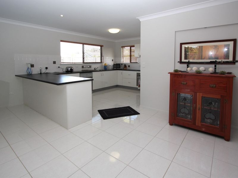 2 Dungurra Place, Bushland Beach QLD 4818