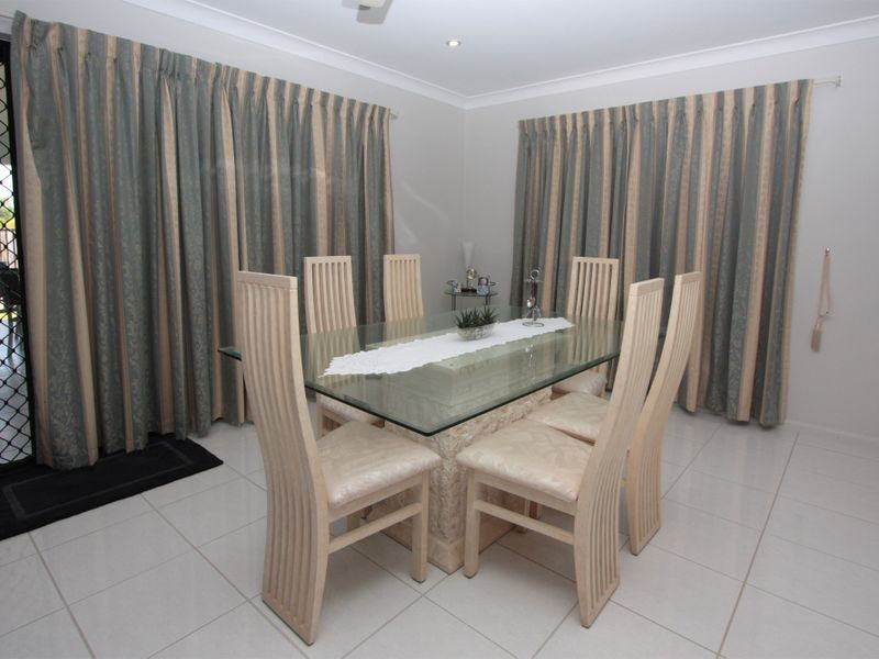 2 Dungurra Place, Bushland Beach QLD 4818