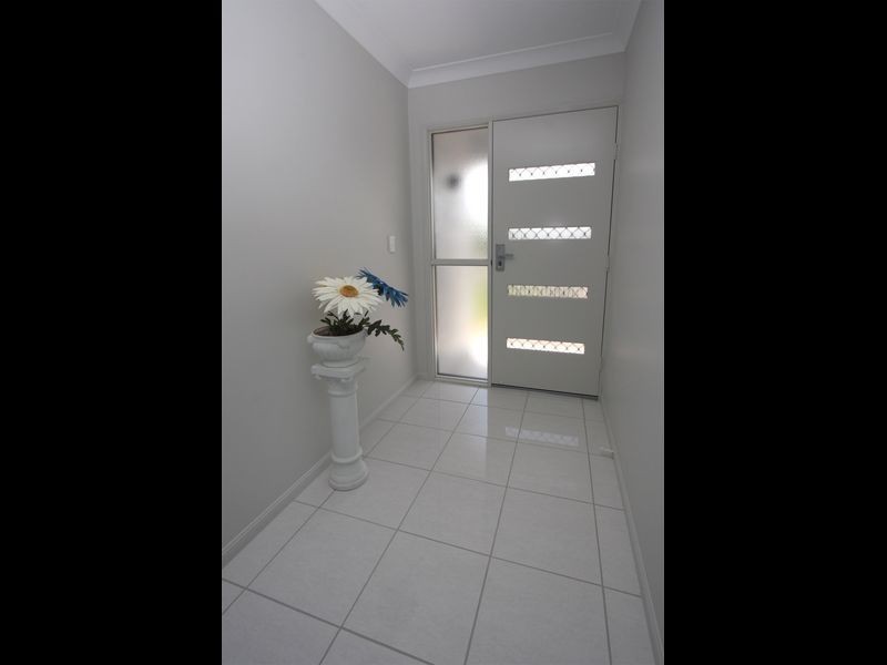 2 Dungurra Place, Bushland Beach QLD 4818