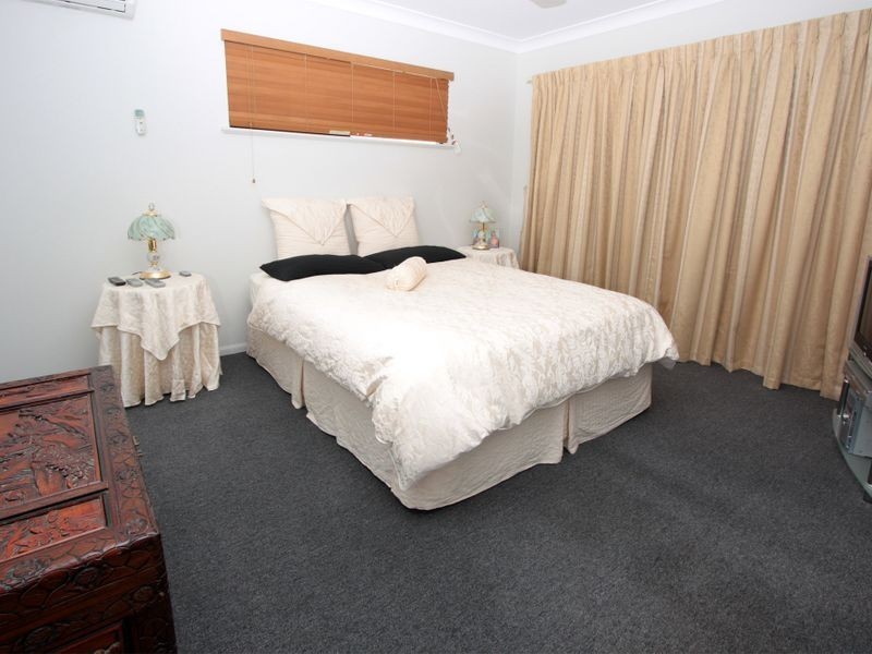 2 Dungurra Place, Bushland Beach QLD 4818