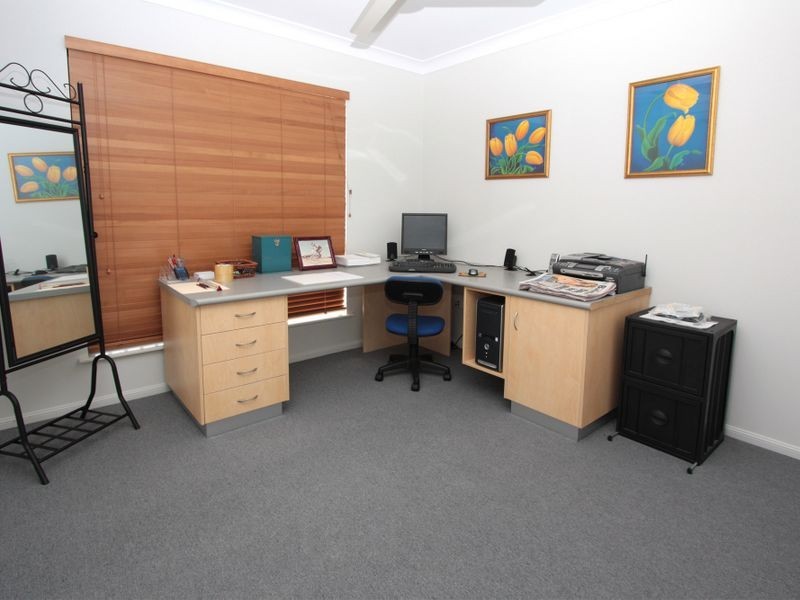 2 Dungurra Place, Bushland Beach QLD 4818