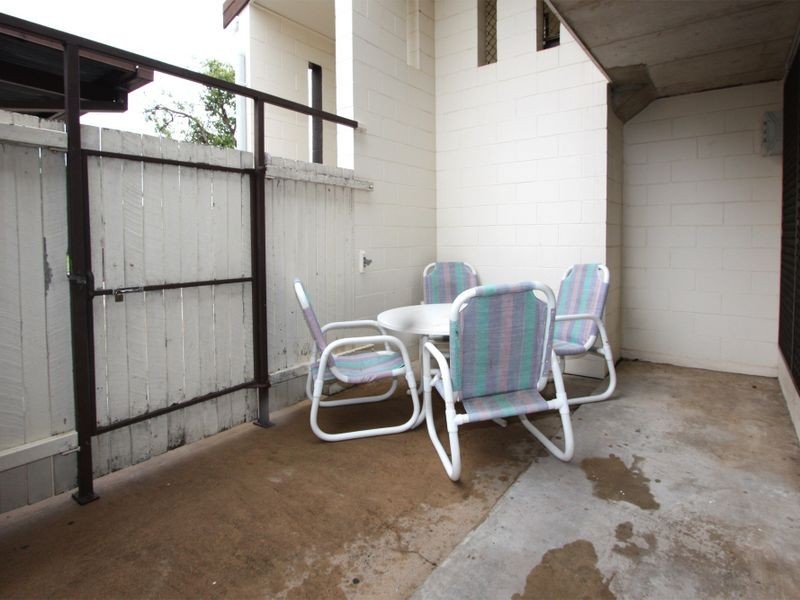 2/13 Maroong Street, Currajong QLD 4812