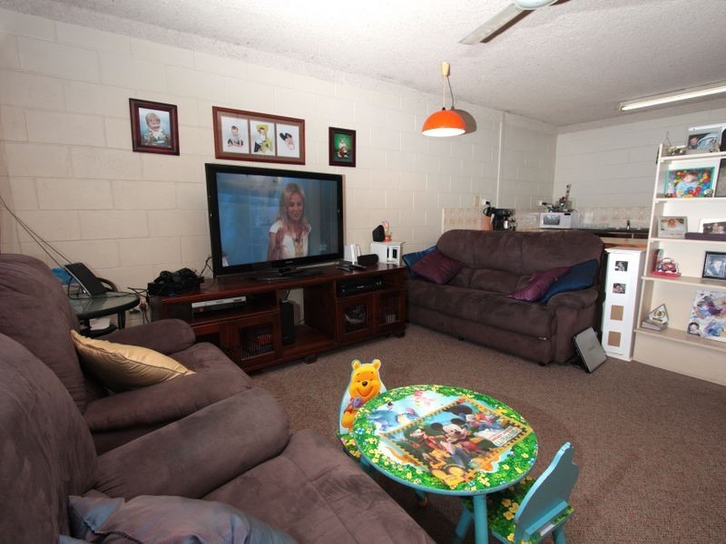 2/13 Maroong Street, Currajong QLD 4812