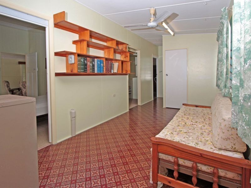 16 Sixth Street, South Townsville QLD 4810