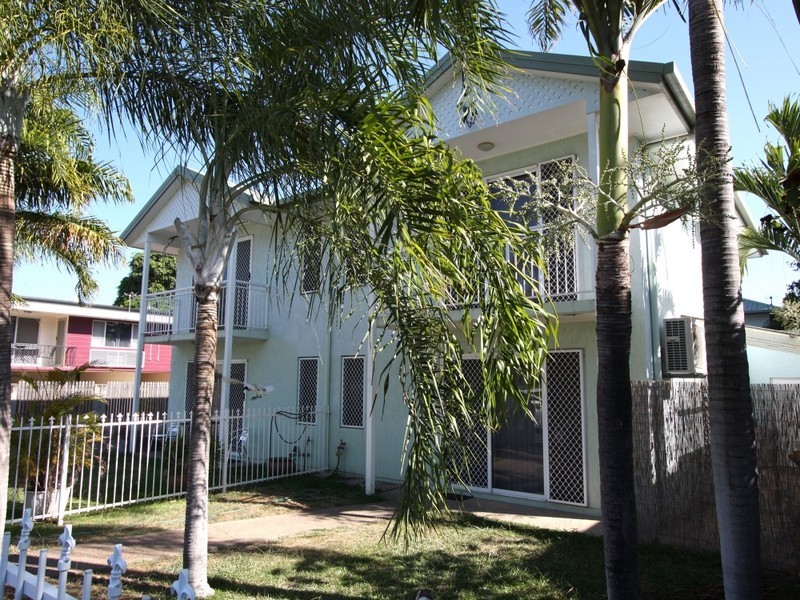1/8 Lamington Road, West End, Townsville QLD 4810
