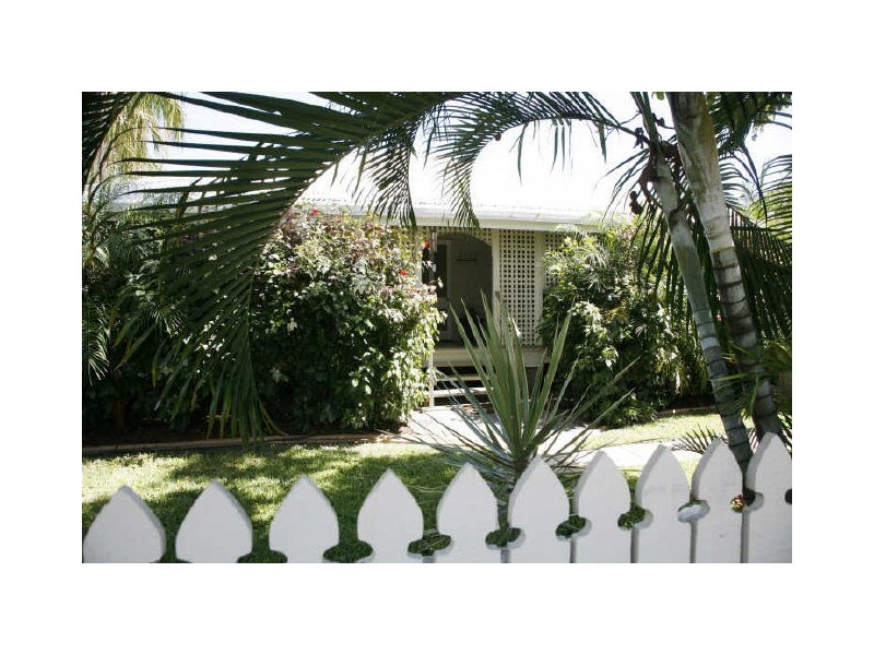 64 Carmody Street, Hermit Park QLD 4812