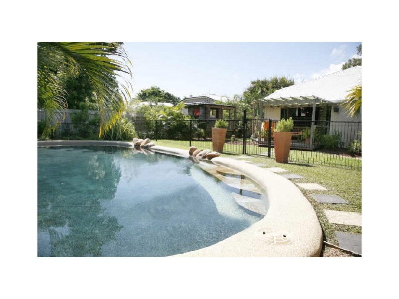 64 Carmody Street, Hermit Park QLD 4812