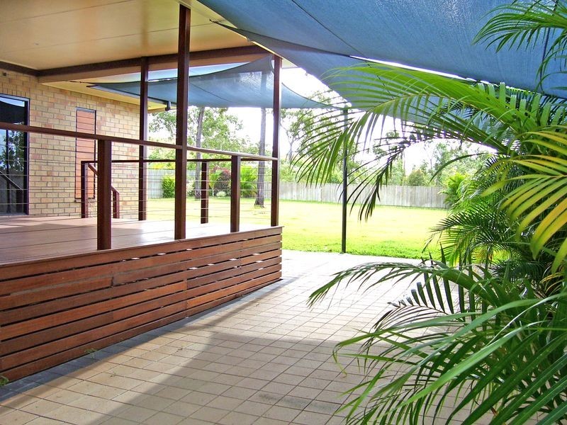 Bushland Beach QLD 4818