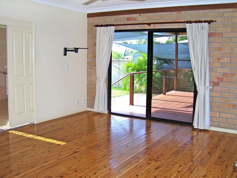 Bushland Beach QLD 4818