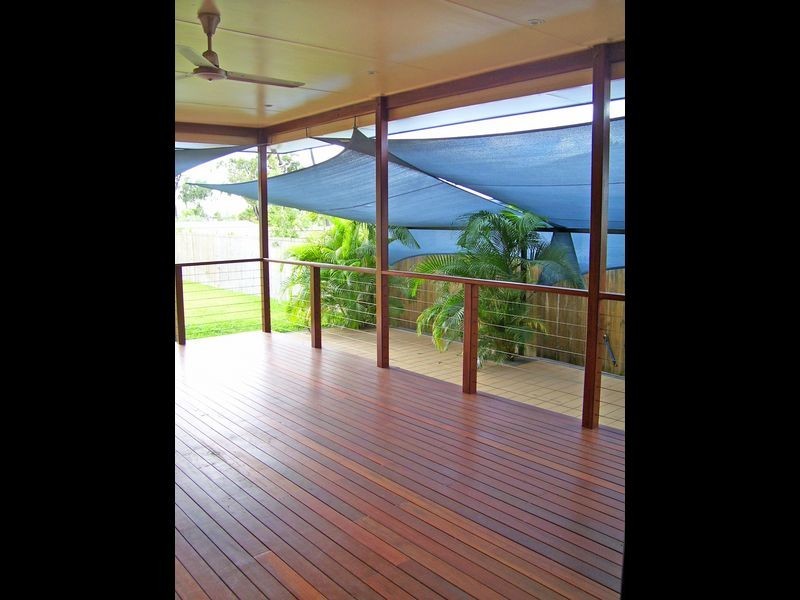 Bushland Beach QLD 4818