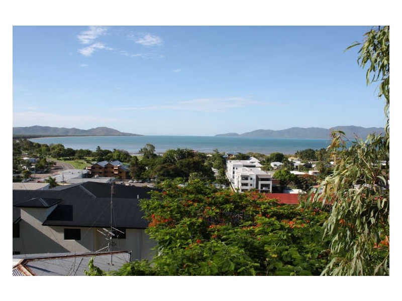 1/9 Little Street, Belgian Gardens QLD 4810