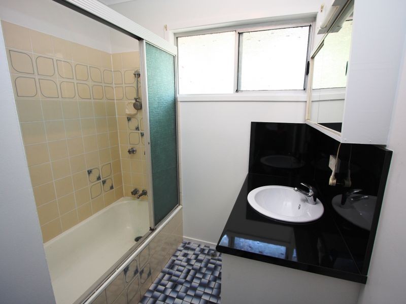 17 Lavarack Street, Mount Louisa QLD 4814