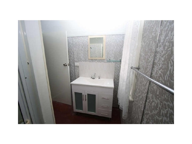 20 Railway Ave, Railway Estate QLD 4810