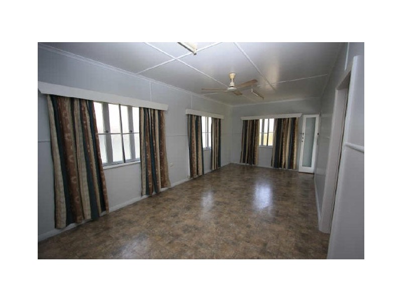 20 Railway Ave, Railway Estate QLD 4810