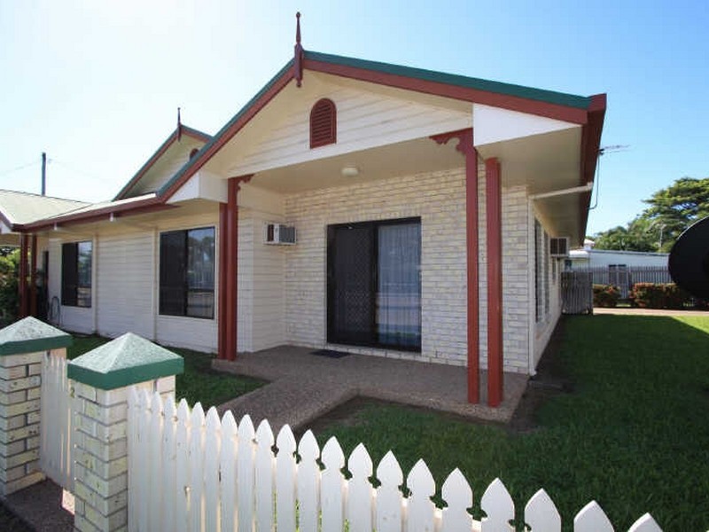 2/21 Bell Street, South Townsville QLD 4810