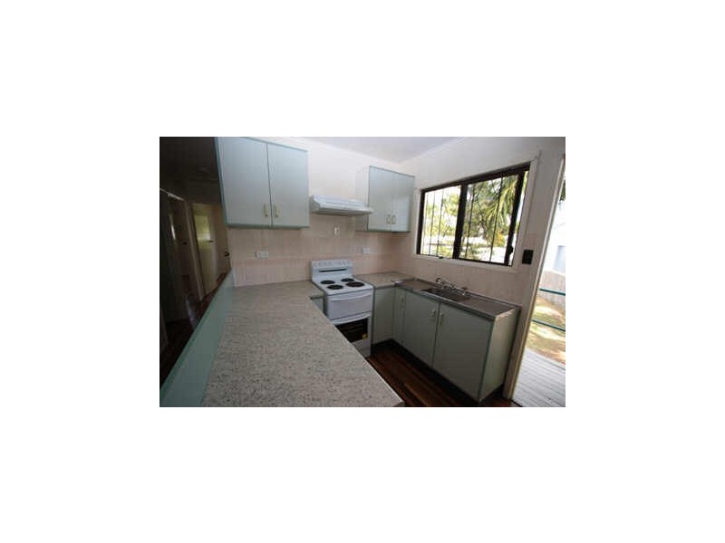 1 Ferguson St, Currajong QLD 4812