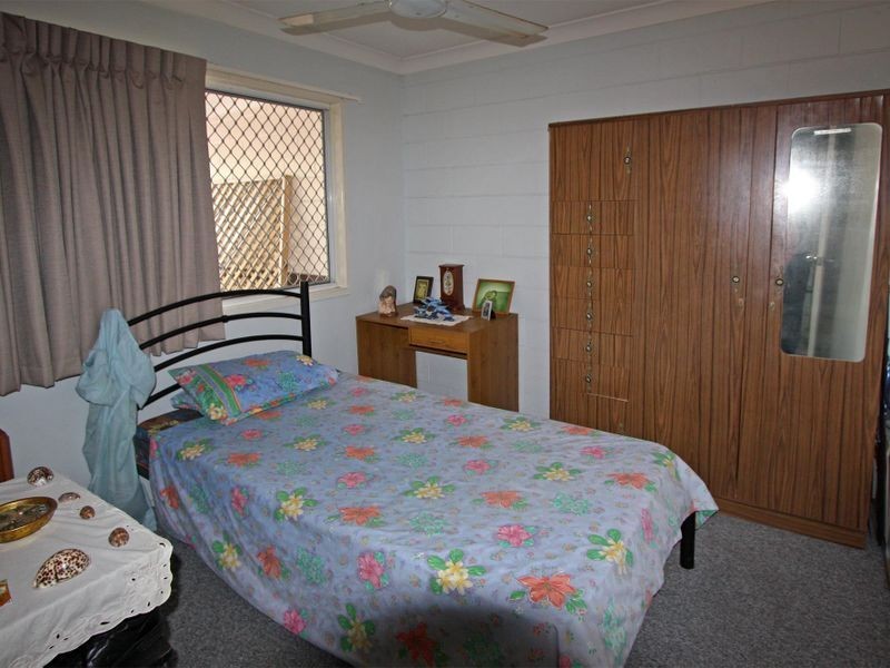 2/18-20 Roberts Street, Hermit Park QLD 4812