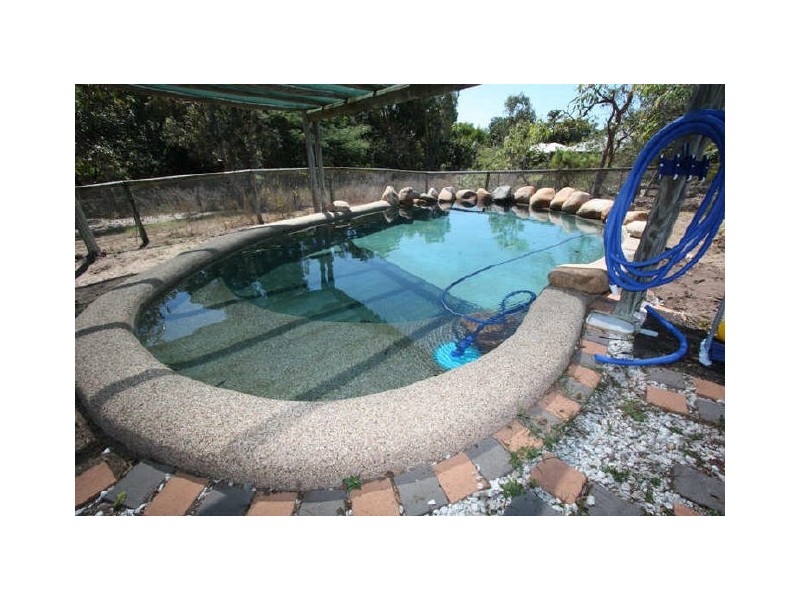 6 Fuchsia Court, Bushland Beach QLD 4818