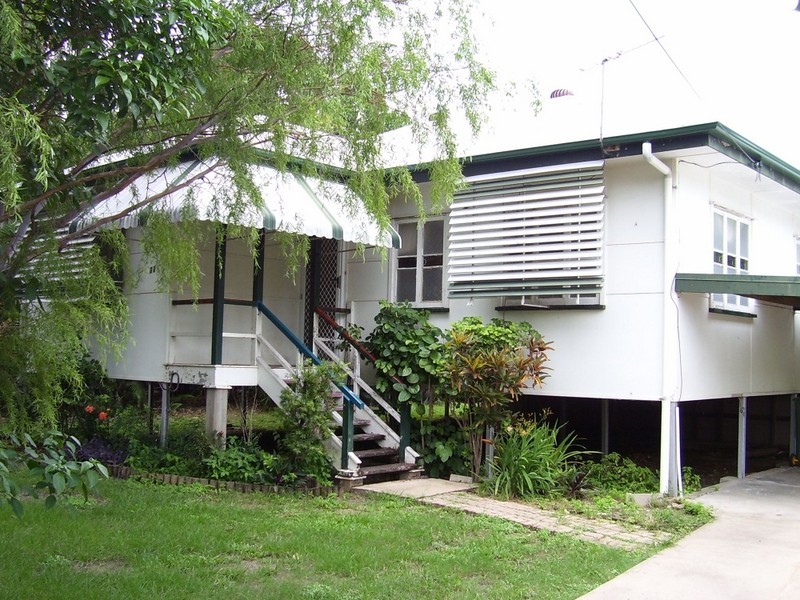 35 Eleventh Ave, Railway Estate QLD 4810