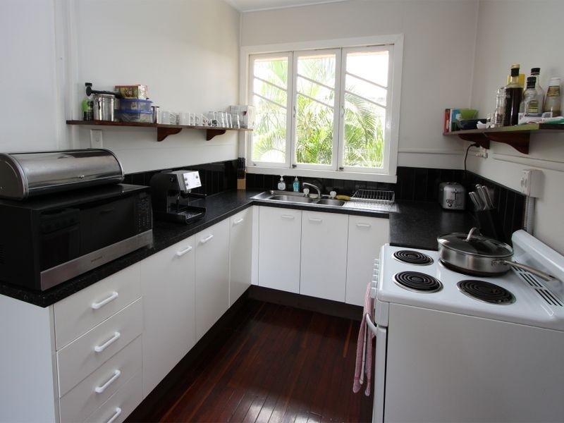 112 Twelfth Avenue, Railway Estate QLD 4810