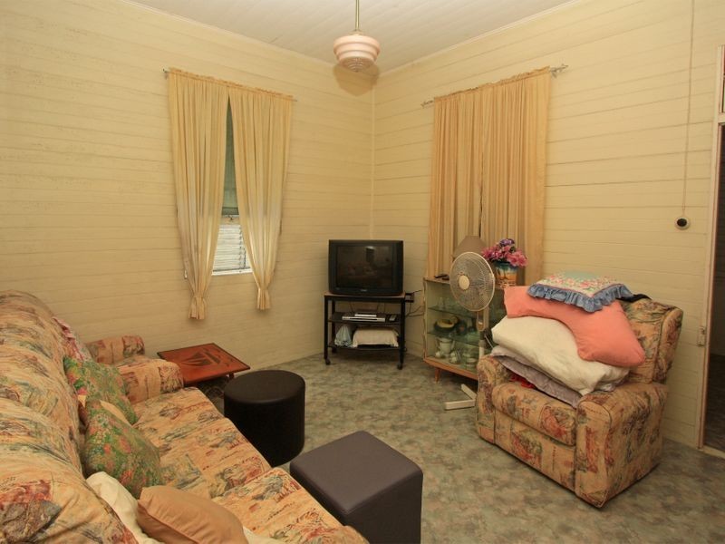 54 Queens Road, Hermit Park QLD 4812