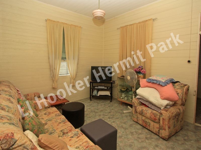 54 Queens Road, Hermit Park QLD 4812