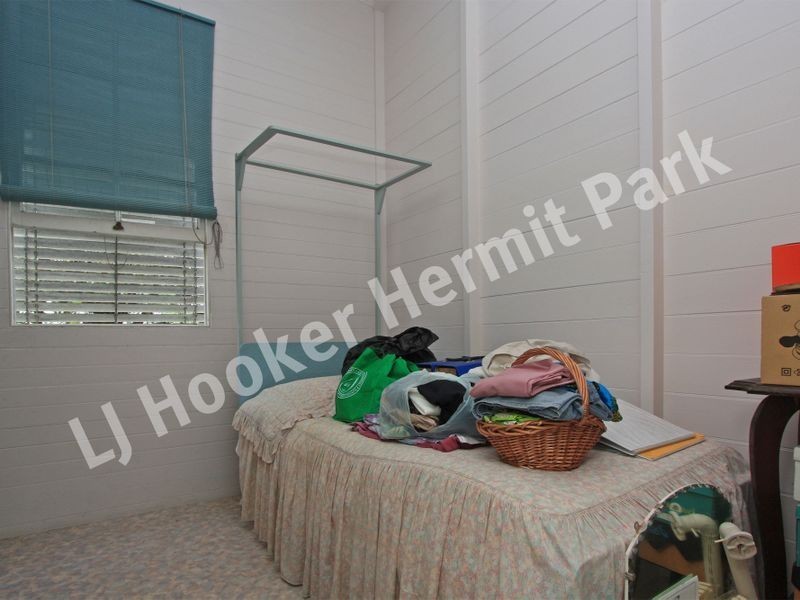 54 Queens Road, Hermit Park QLD 4812