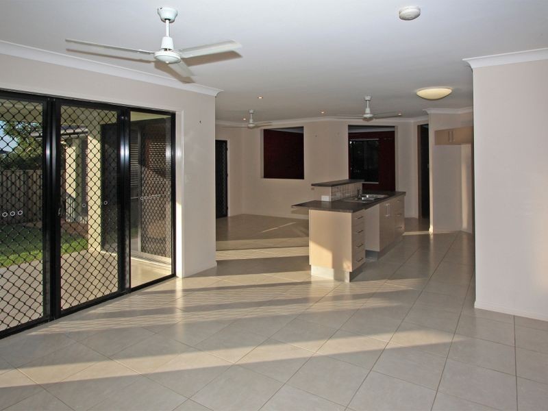 5 Henning Court, Bushland Beach QLD 4818