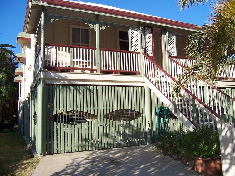 25 Armstrong Street, Hermit Park QLD 4812