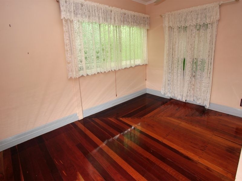 25 Armstrong Street, Hermit Park QLD 4812