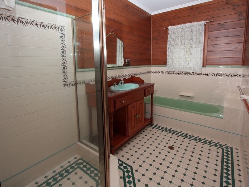 25 Armstrong Street, Hermit Park QLD 4812