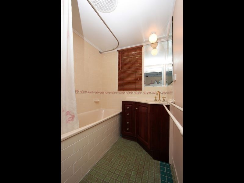 25 Armstrong Street, Hermit Park QLD 4812