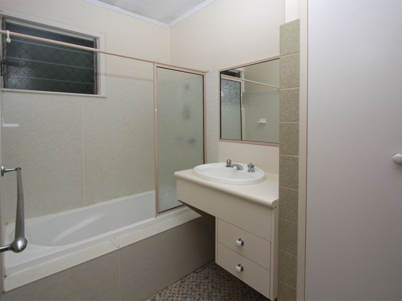 2/9 Swales Street, Mundingburra QLD 4812