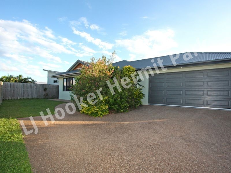 Bushland Beach QLD 4818