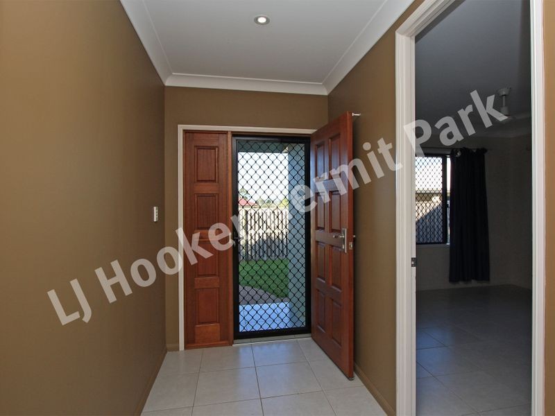 Bushland Beach QLD 4818