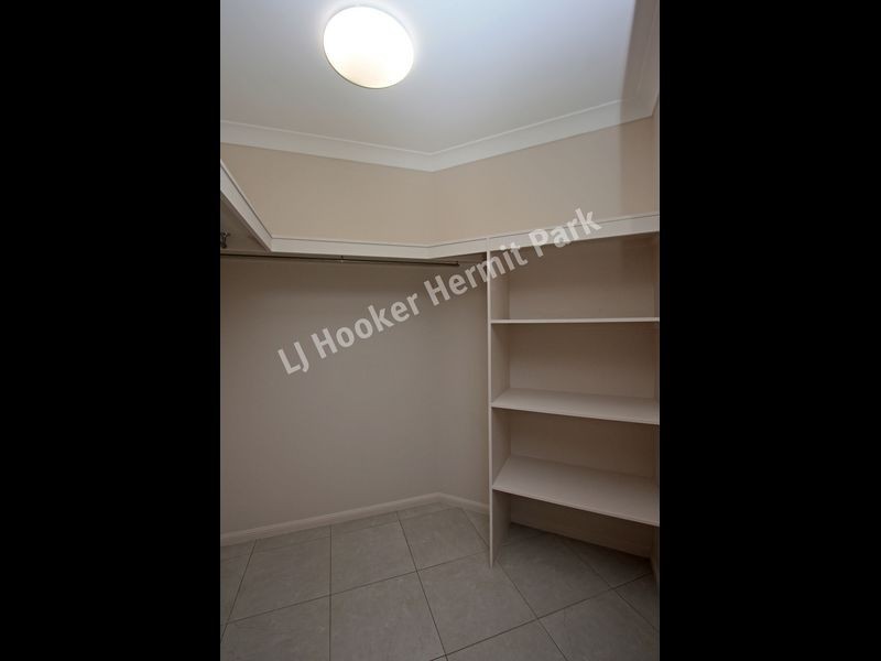 Bushland Beach QLD 4818