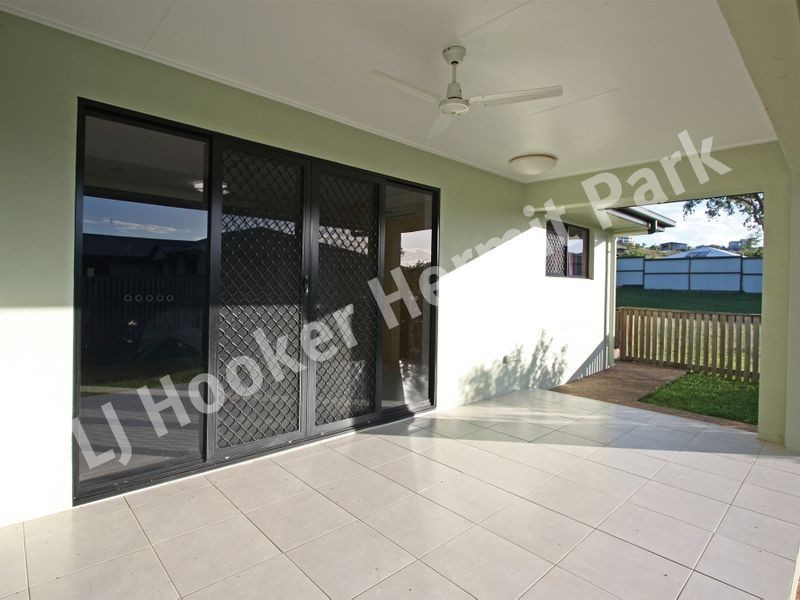 Bushland Beach QLD 4818