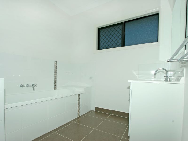 143 Daintree Drive, Bushland Beach QLD 4818