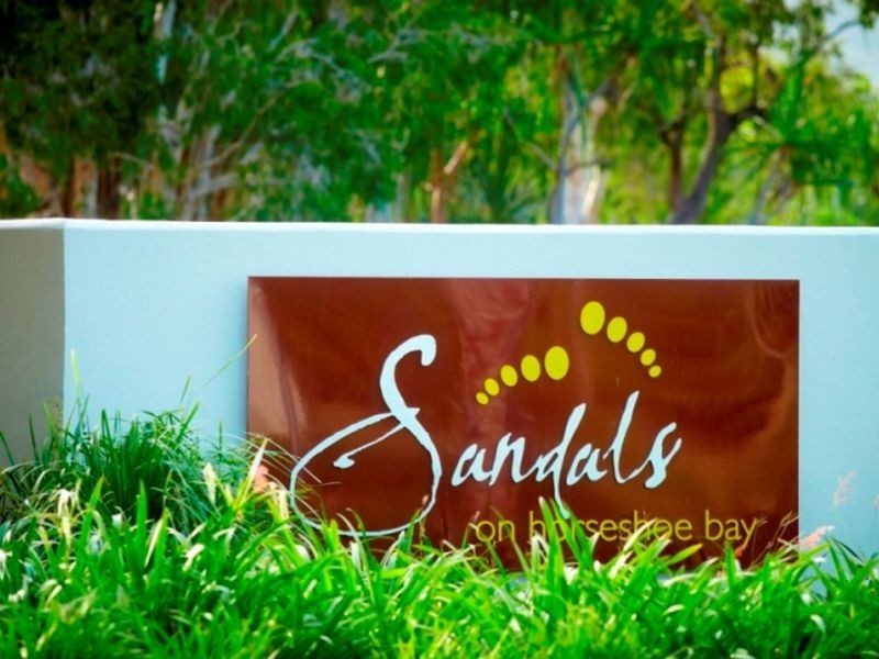 11 Sandals Boulevard, Magnetic Island QLD 4819