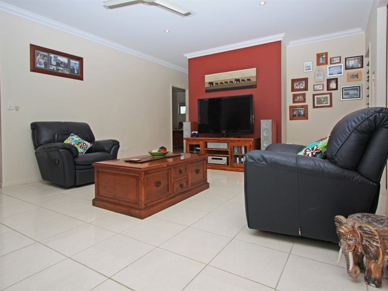 13 Chichester Avenue, Kirwan QLD 4817