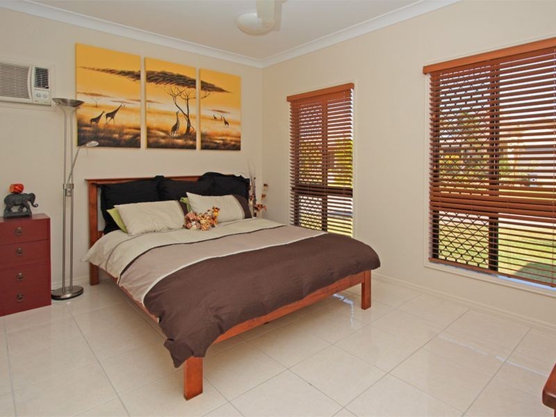 13 Chichester Avenue, Kirwan QLD 4817