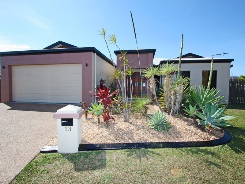 13 Chichester Avenue, Kirwan QLD 4817